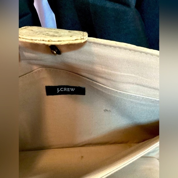 JCREW CORK CLUTCH WITH INSIDE KISS LOCK COIN COMPARTMENT - Picture 9 of 9